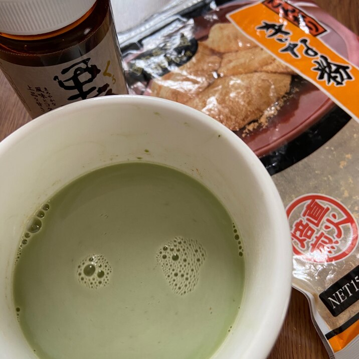 きな粉黒蜜入り抹茶ラテ